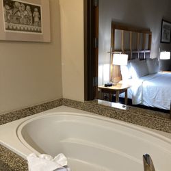 Dimond Center Hotel