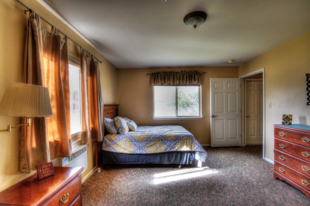 BEEHIVE HOMES 1420 S Main Ave, Portales, New Mexico Assisted Living