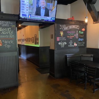 Vintage Pizzeria - Tv area - Pizza Near Me - Milton, Georgia Vintage Pizzeria - Tv area - Pizza Near Me - Milton, Georgia