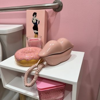 Flower Boutique - Cute bathroom - Florists Near Me - Dearborn, Michigan