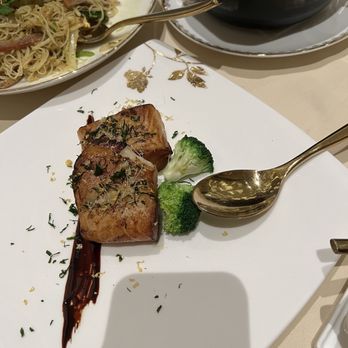 Genting Palace - Roasted sea bass. Very good - Cantonese Near Me - Las Vegas, Nevada Genting Palace - Roasted sea bass. Very good - Cantonese Near Me - Las Vegas, Nevada