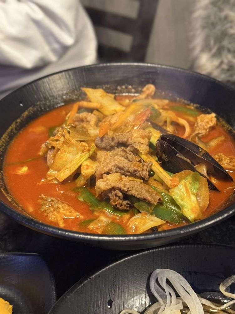 Mr K BBQ Kokomo Logo