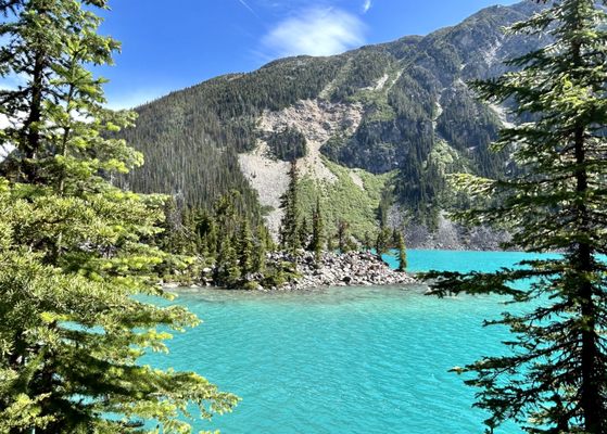 Joffre Lakes Park by null