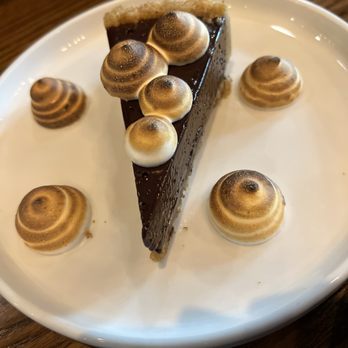 Ember & Iron - S'mores pie - American Near Me - Jacksonville, Florida Ember & Iron - S'mores pie - American Near Me - Jacksonville, Florida