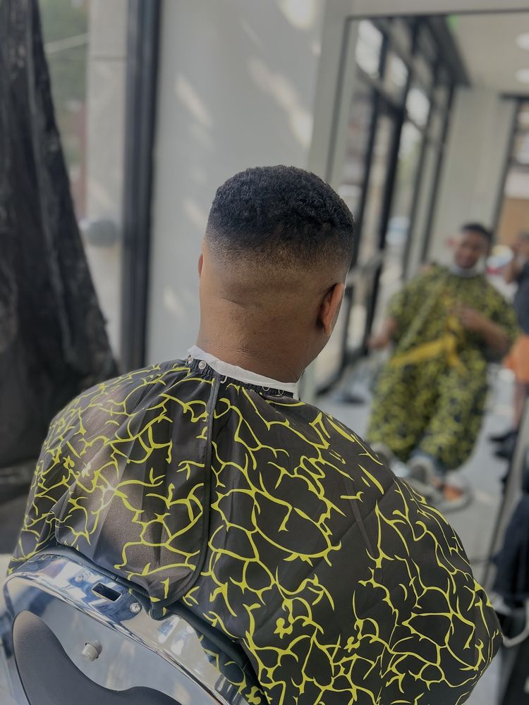 5100 Hudson Barbershop Logo