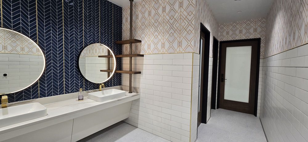 Uptown Thai Massage & Wellness Logo