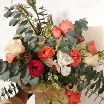 Poppy Cart - Floral Designers Near Me
