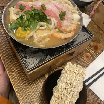 Boiling Avenue - Hot Pot Near Me - Sacramento, California