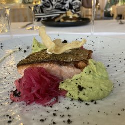 Alla Vecchia Finanza - Lachs mit Guacamole und karamellisierten Zwiebeln