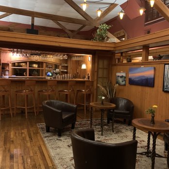 Season's At Highland Lake - the bar and lounge area - New American Near Me - Flat Rock, North Carolina Season's At Highland Lake - the bar and lounge area - New American Near Me - Flat Rock, North Carolina