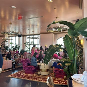 WHITE LIMOZEEN - Updated February 2025 - 1606 Photos & 628 Reviews