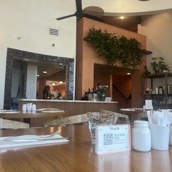 The Peach - Inside - Breakfast & Brunch Near Me - Oakland, California