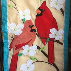 The Berry Basket - This particular flag may change. A great selection of garden flags. Selection changes with the seasons.