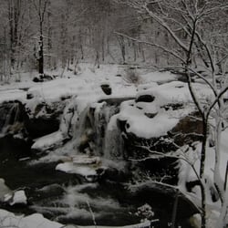 The Waterfall House - Winter waterfalls