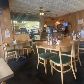 Tommy's Restaurant - Breakfast & Brunch Near Me - Hampton, Virginia