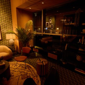 Hudson Local - Wine Bars Near Me - New York, New York