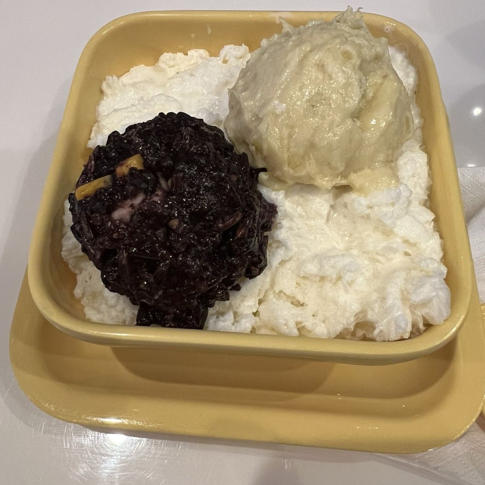 D2. Durian and Black Glutinous Rice in Vanilla Sauce D2. Durian and Black Glutinous Rice in Vanilla Sauce