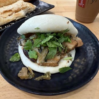 Yi Mei - Pork belly sandwich - Taiwanese Near Me - San Gabriel, California Yi Mei - Pork belly sandwich - Taiwanese Near Me - San Gabriel, California