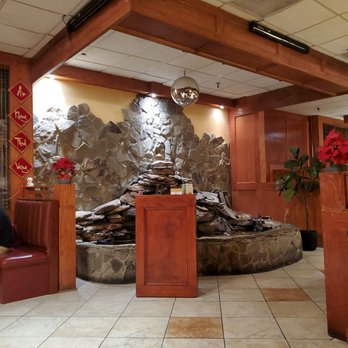 Present Restaurant - Fun decor - water fountain - Vietnamese Near Me - Falls Church, Virginia