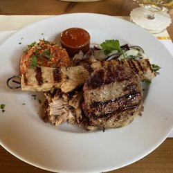 Kalimera - Giros - Platte Giros, Bifteki, Suflaki mit hausgemachter Grillsauce, Tomatenreis und ein gemischter Salat