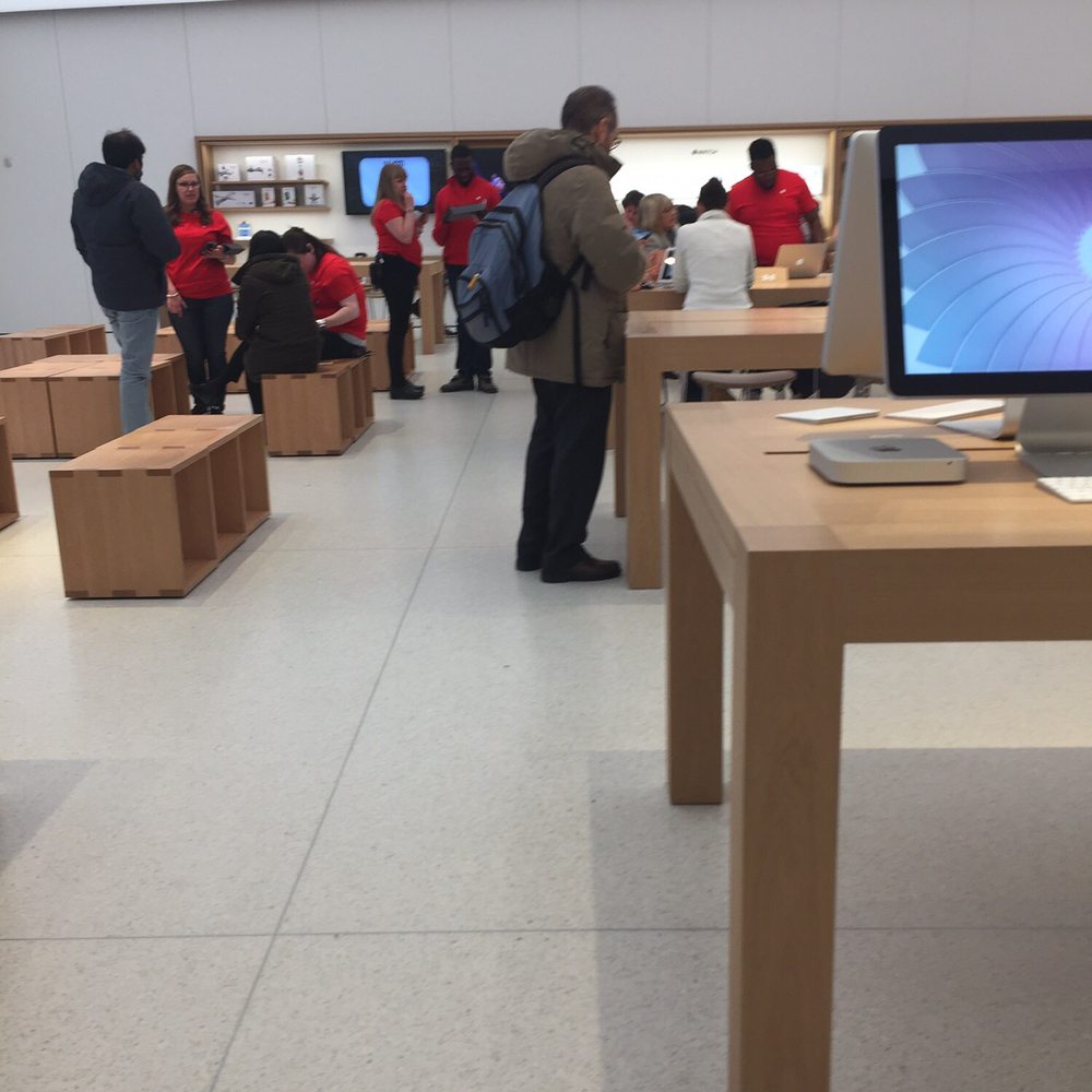 Apple Legacy Place - Apple Store of Dedham -- Legacy Place : 950 Providence Highway, Dedham          Interior - Computers Near Me - Dedham, Massachusetts