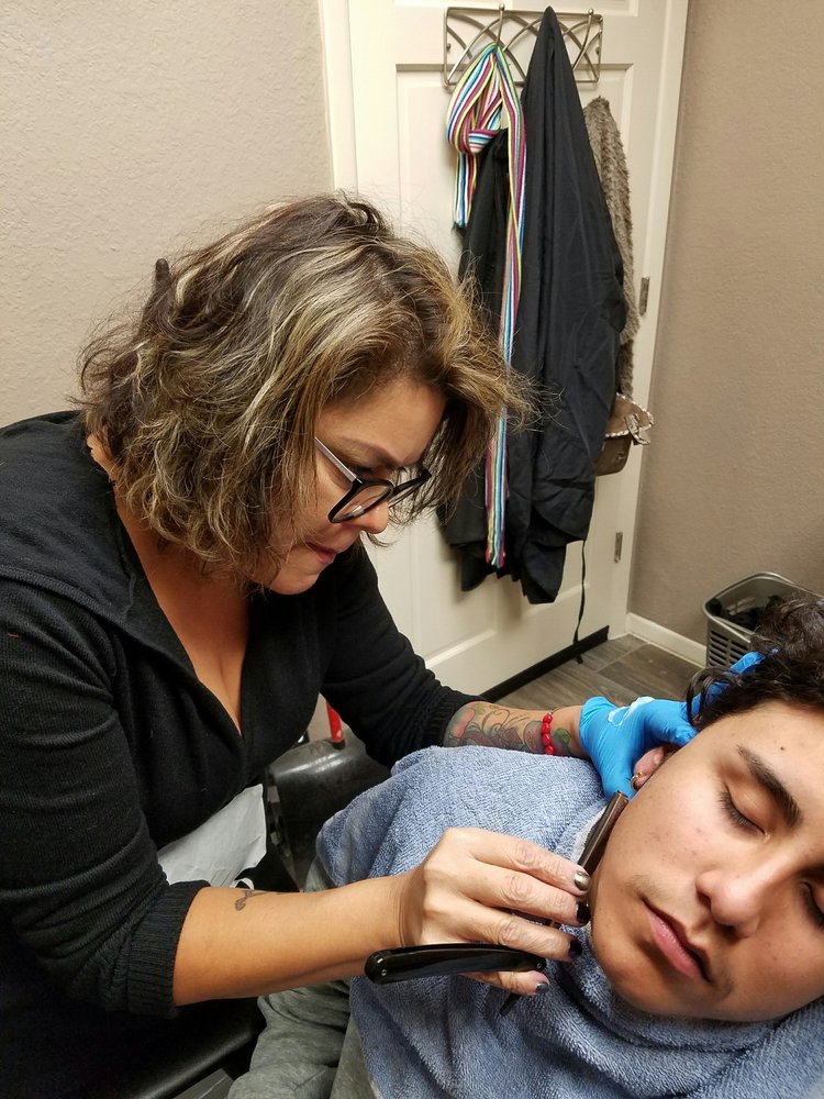 SHEARS TO YOU CUT AND COLOR STUDIO 46 Photos 4774 Doniphan, El Paso