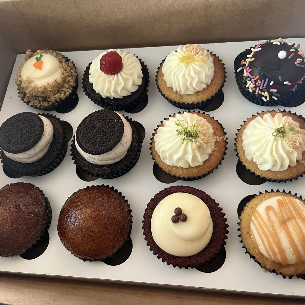 Cupcakin' Bake Shop - Standard cupcakes ($54). Carrot, Choc Rasp, Lemon Cream Pie, Chocolate, Cookies NCream, Key Lime, crème brûlée, red velvet, Salted Caramel - Cupcakes Near Me - Oakland, California