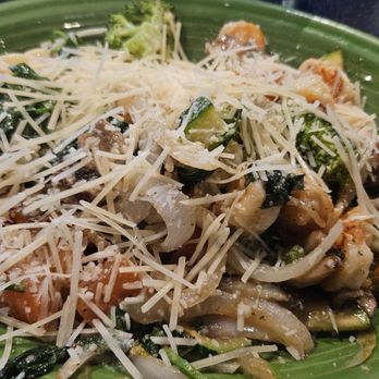 Fire + Ice - Italian style is alright. The cream sauce is flavorless so you need definitely sprinkle a lot of seasoning on it. Ask chef for cheese. - New American Near Me - Anaheim, California