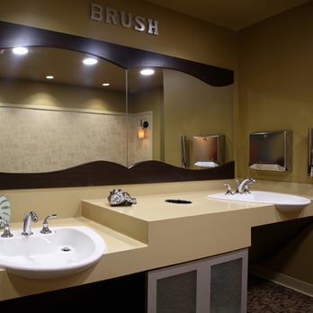 Dr. Smith's Orthodontic Services - Our brushing station. - Orthodontists Near Me - Plantation, Florida Dr. Smith's Orthodontic Services - Our brushing station. - Orthodontists Near Me - Plantation, Florida