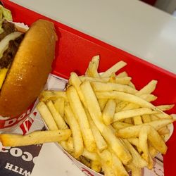 In-N-Out Burger - Classic
