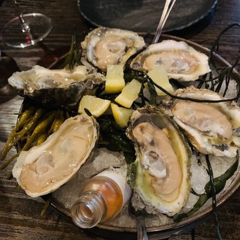Sparrow + Wolf - Oysters on the half shell (fr Virginia) aurite - New American Near Me - Las Vegas, Nevada Sparrow + Wolf - Oysters on the half shell (fr Virginia) aurite - New American Near Me - Las Vegas, Nevada