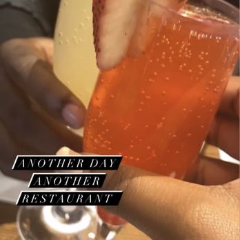 Gochas Breakfast Bar | Cascade - Strawberry & Grapefruit Mimosas - Wine Bars Near Me - Atlanta, Georgia Gochas Breakfast Bar | Cascade - Strawberry & Grapefruit Mimosas - Wine Bars Near Me - Atlanta, Georgia