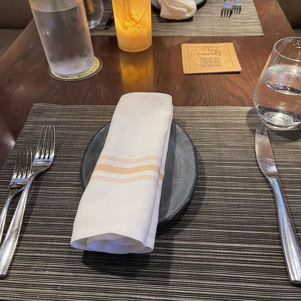 Gunther & Co - Table setting - Seafood Near Me - Baltimore, Maryland