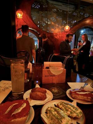 Bar Raval by null