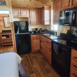 Complete kitchen srea. Complete kitchen srea.