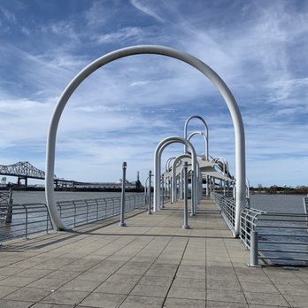 Riverfront Plaza - Parks Near Me - Baton Rouge, Louisiana