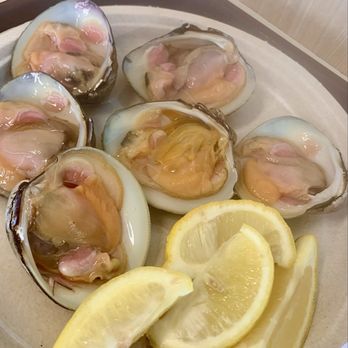 Johnny's Reef Restaurant - Clams on the Half Shell with Lemon Slices - Seafood Near Me - Bronx, New York