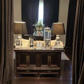 Haven Spa Rhinebeck - Ginger tea and lemon water in the waiting area - Massage Near Me - Rhinebeck, New York