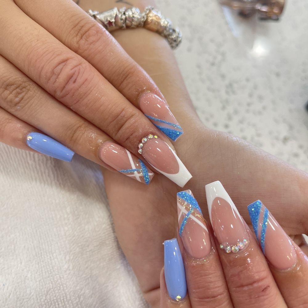 Beher Nails - Simplicity - Eyelash Service Near Me - Ajax, Ontario