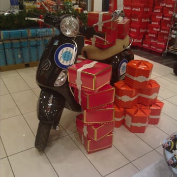 Carluccio's - The Pannetone display in the temporary Christmas shop - Italian Near Me - Manchester, ABE