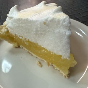 Downtown Diner - Lemon Meringue pie - Diners Near Me - Frankfort, Indiana