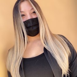 Somaru Studio Salon - Natural roots, money piece and balayage