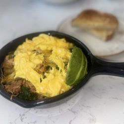 The Brunch District - Chicken carnitas skillet