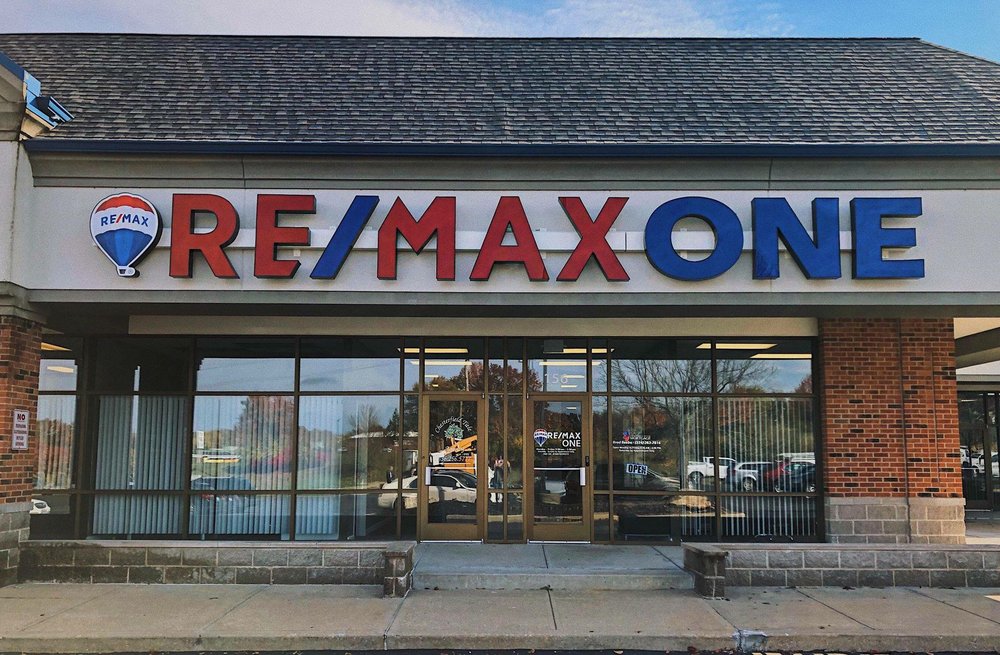 REMAX ONE Updated September 2024 Contact Agent 54 The Legends