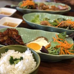 Hanoi Old Quarter - Lunch, Top: Duck middle: soft shelled crab bottom: chicken with fried egg & rice