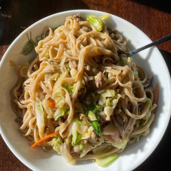 Corner 17 - Pulled noodles with chicken - Chinese Near Me - Saint Louis, Missouri
