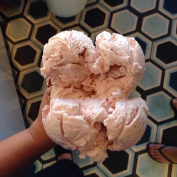 Molly Moon's - Ice cream not put together very well. - Ice Cream & Frozen Yogurt Near Me - Seattle, Washington Molly Moon's - Ice cream not put together very well. - Ice Cream & Frozen Yogurt Near Me - Seattle, Washington