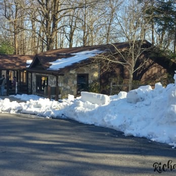 Caesars Head State Park - Ranger Station - Parks Near Me - Cleveland, South Carolina