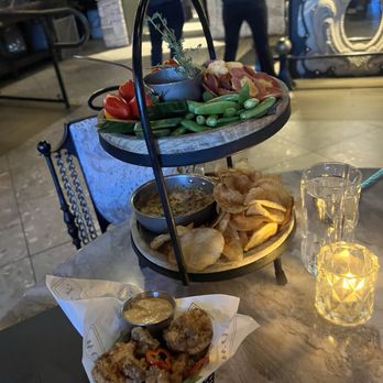 Wolf by Vanderpump at Caesars Republic Lake Tahoe - Chips n dip and cauliflower appetizer - American Near Me - Stateline, Nevada