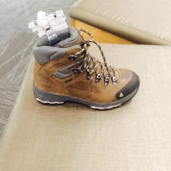 REI - Salomon waterproof hiking boots. You have to walk 25miles before they actually break in!! - Outdoor Gear Near Me - Carle Place, New York REI - Salomon waterproof hiking boots. You have to walk 25miles before they actually break in!! - Outdoor Gear Near Me - Carle Place, New York